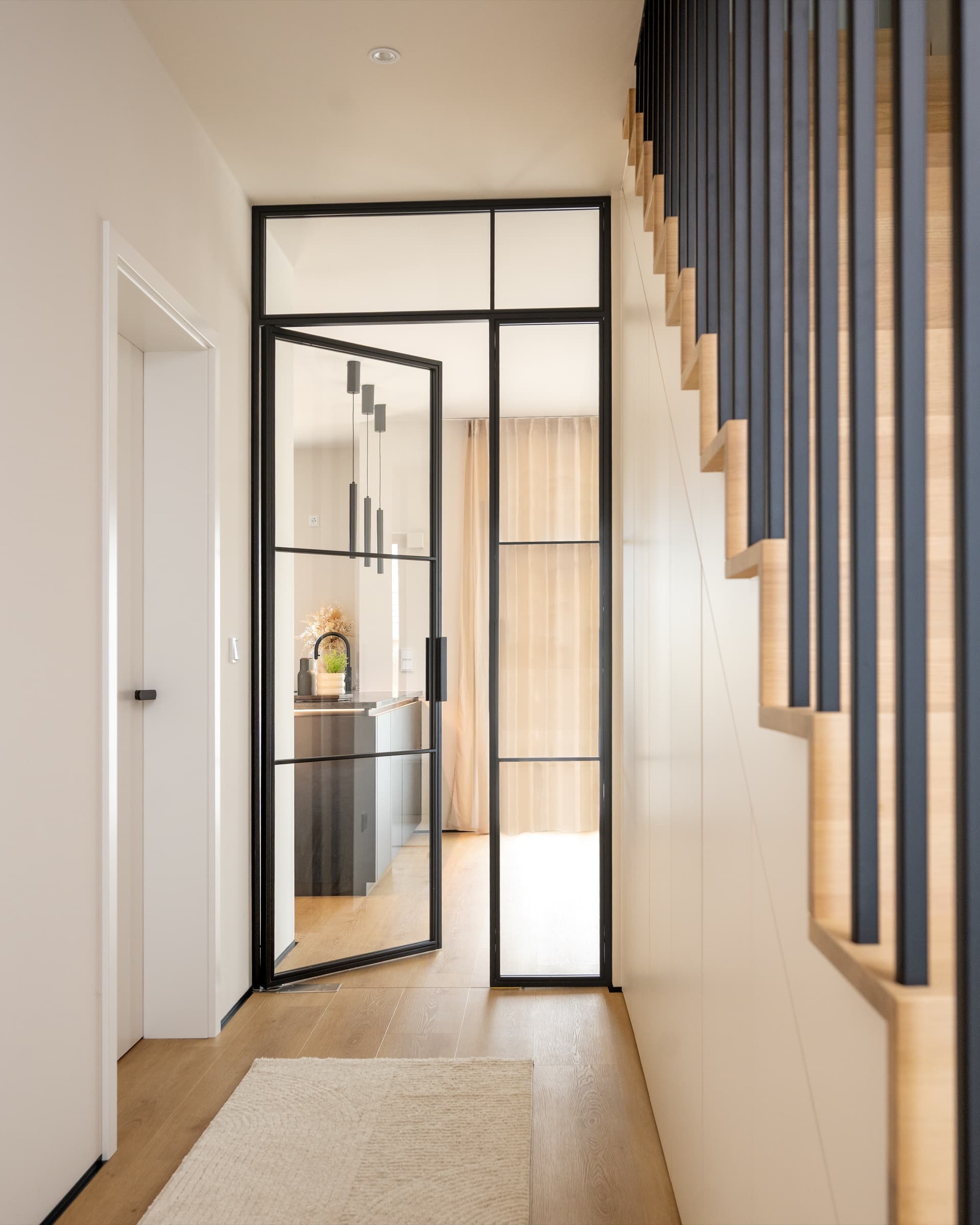 LoftVision Pendeltür — Beidseitig schwingend — lässig, modern, barrierefrei.